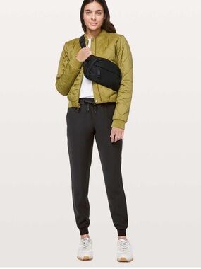 Lululemon On The Fly Jogger SZ 8
